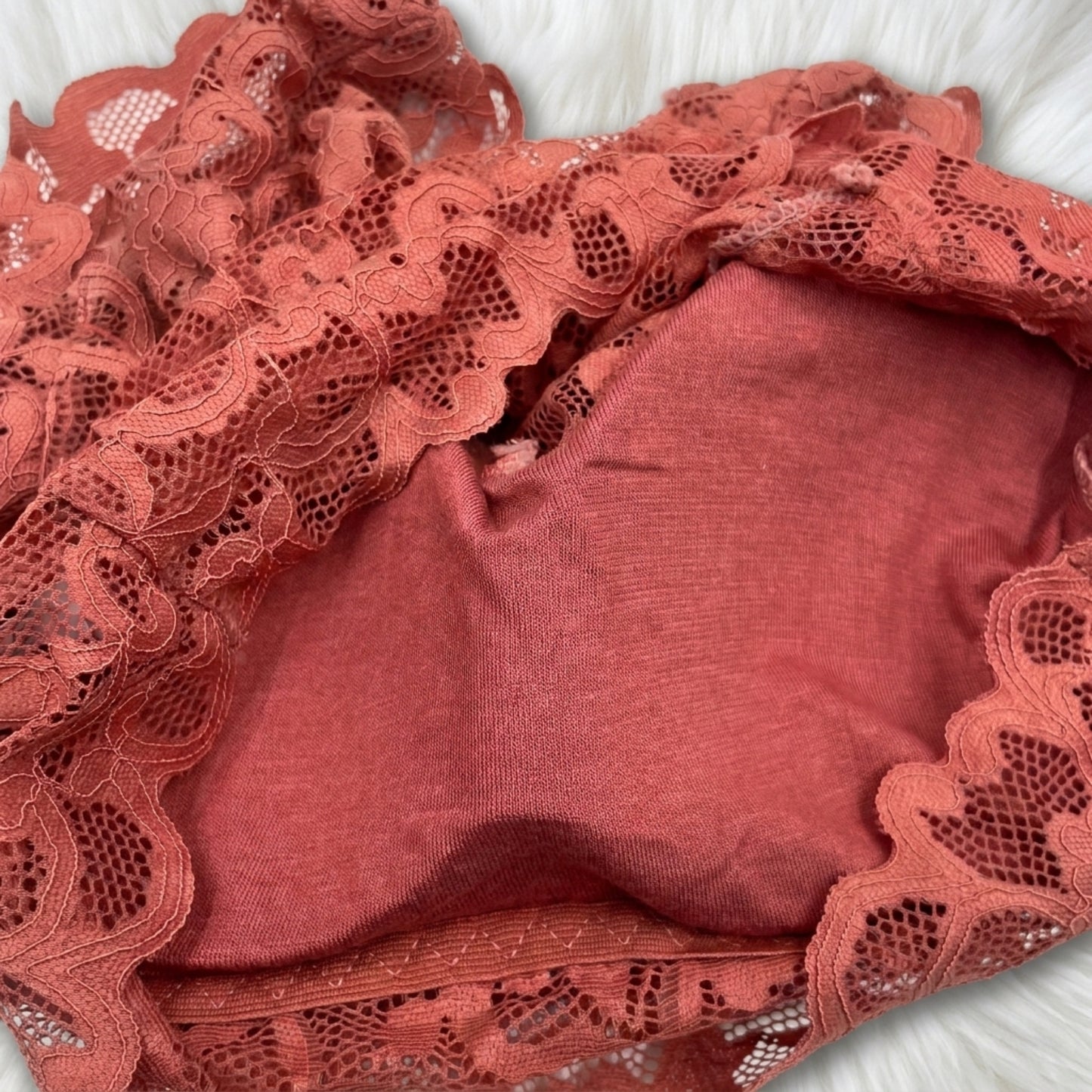 Floral Lace Net Padded Blouse – Removable Pad Design